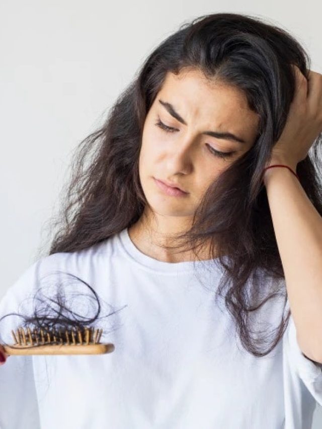 শীতকালে এই ভুলে ঝরে চুল, ফাঁকা হয়ে যেতে পারে মাথা