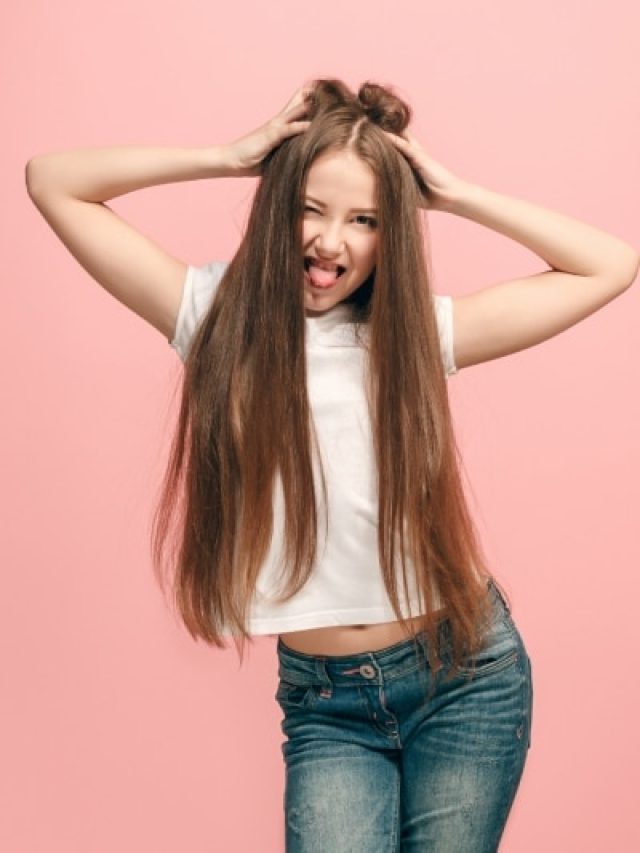 बालों की सेहत के लिए जरूरी हैं ये 7 विटामिन्स, आज ही अपनी डाइट में शामिल करें