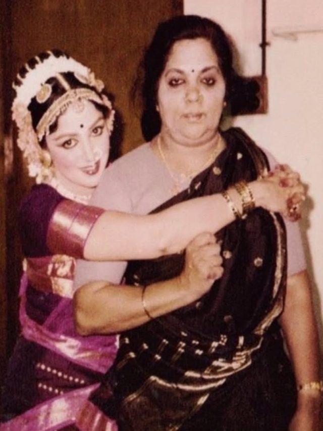 अम्मा को याद करके इमोशनल हुईं हेमामाल‍िनी, बोलीं- जो भी हूं बस आपकी वजह से