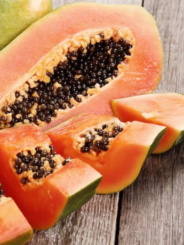 रोज सुबह इस तरह से खा लें पपीता, बढ़ने लगेगी आंखों की रोशनी