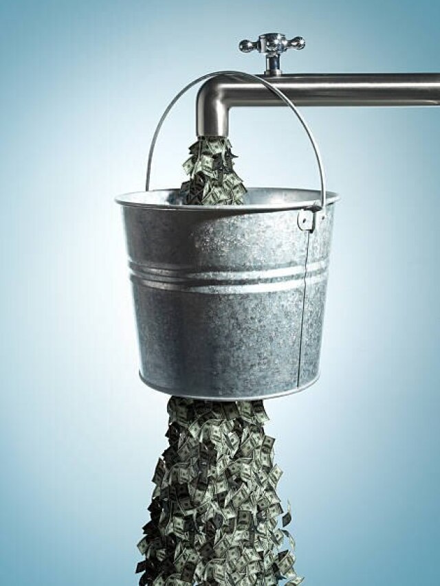 घर की उत्तर दिशा में ये 5 चीजें रखने से होती है धन हानि, बर्बाद हो जाता है आदमी