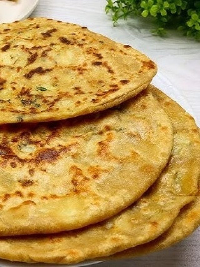 শুধু মুখে খাওয়া যায় মেথি পরোটা, সহজে কীভাবে বানাবেন?