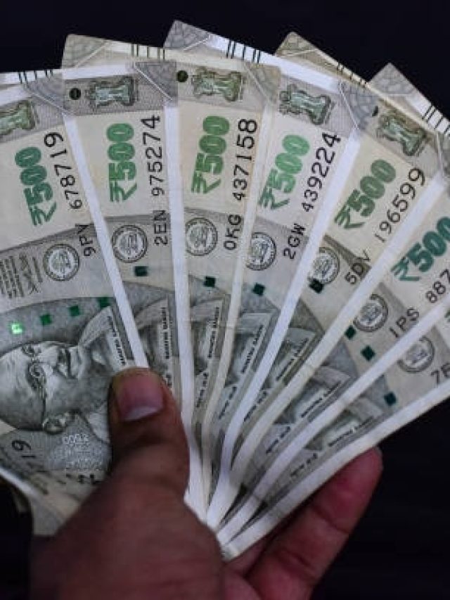 पूजा घर में रख लें ये 3 मूर्तियां, पैसों से भर जाएगी आपकी तिजोरी