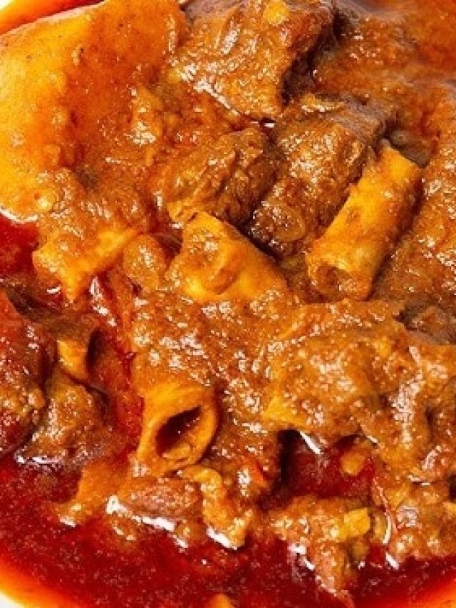 দইয়ের ম্যারিনেশনের কায়দায় স্বাদে বাড়ে মটন, রান্নার কোন সময়ে দিলে?