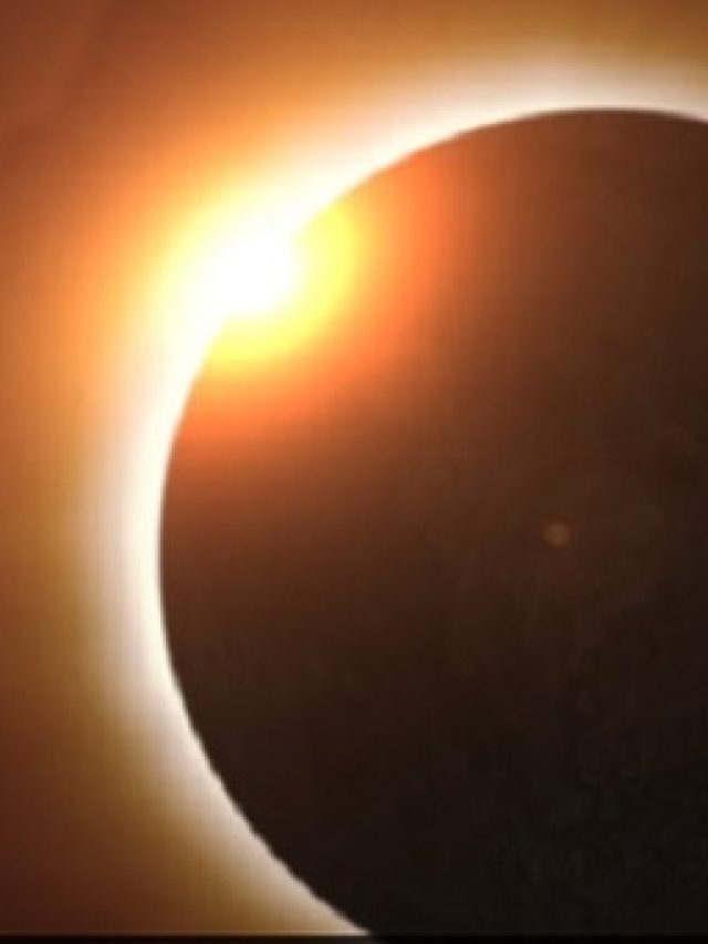 होली के बाद शनि गोचर और सूर्य ग्रहण का संयोग, इन 3 राशियों की खुलने वाली है किस्मत