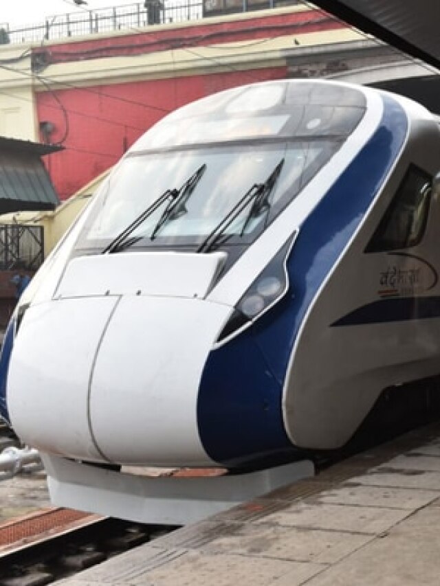 कैसी दिखती है पाकिस्तान की ग्रीन लाइन ट्रेन, जिसकी वंदे भारत से होती है तुलना?