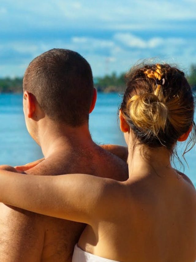 বিয়ের পর দম্পতিরা বেড়াতে যান, একে হানিমুন কেন বলে?