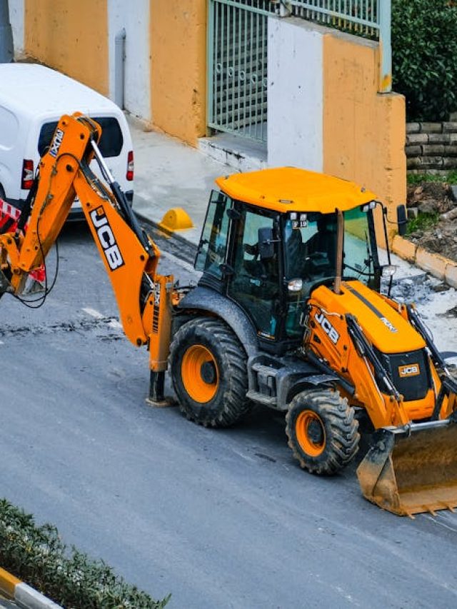 बुलडोजर या JCB नहीं है सही नाम, फिर तोड़-फोड़ करने वाली इस गाड़ी को बोलते क्या हैं?