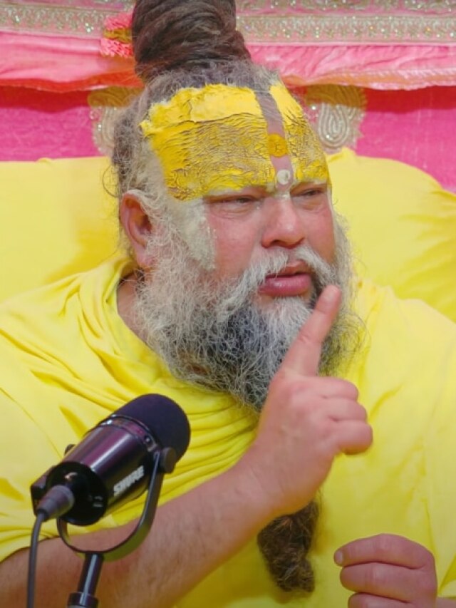 बिल्ली का रास्ता काटना कितना अशुभ? प्रेमानंद महाराज ने कही ये बात