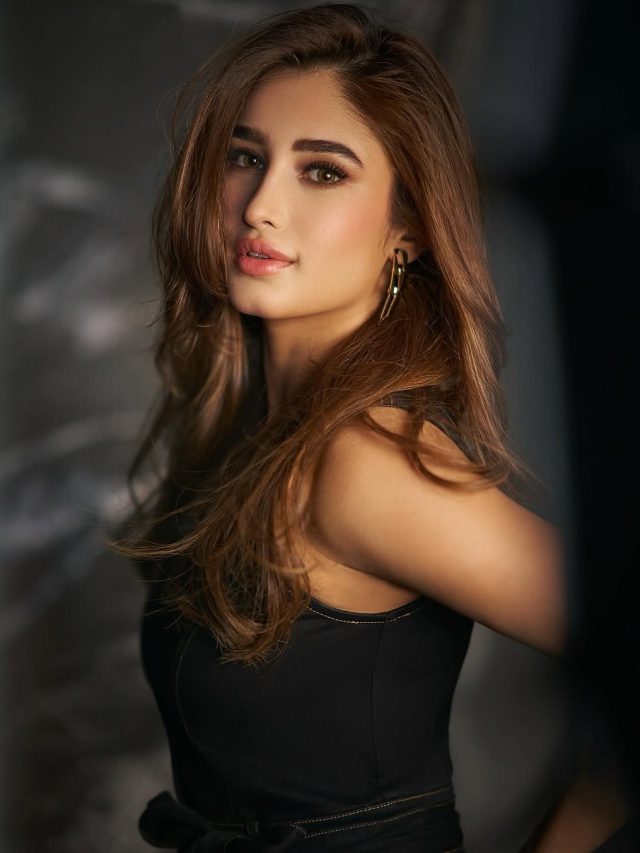 'ऊई अम्मा हाय-हाय मैं तो मर गई...', गाने में छाईं रवीना टंडन की बेटी राशा, जानिए कितनी पढ़ी-लिखीं