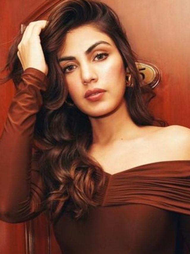 रिया के शरीर पर चोट के निशान, गिद्ध की तरह पीछे पड़े थे लोग, प्रोड्यूसर ने बताया दर्द