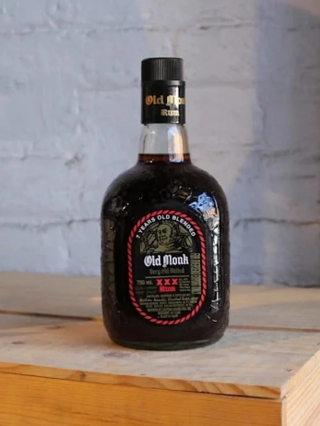 শীতকালে রাম খেলে কি সত্যিই শরীর গরম হয়? জানুন সত্যিটা