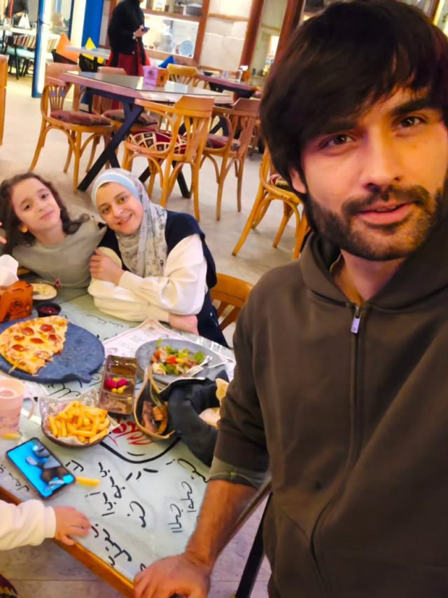 3 बेट‍ियों के पिता हैं विवियन, पहली बार दिखाया चेहरा, फैम‍िली संग टाइम कर रहे स्पेंड