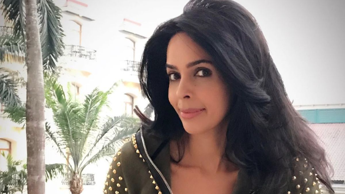 क्या गाय के दूध से नहाती हैं मल्लिका शेरावत? जब एक्ट्रेस ने सुनी ये अफवाह