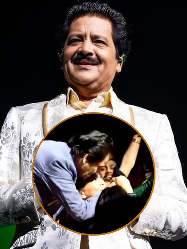 सेल्फी ले रही फैन को उदित ने किया लिप Kiss, पीछे पड़े ट्रोल्स, बोले- ये नहीं सुधरेंगे