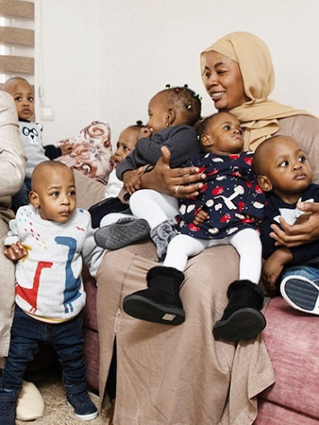 একসঙ্গে ৯ সন্তানের জন্ম! সামলাতে হিমশিম মহিলা, দেখুন