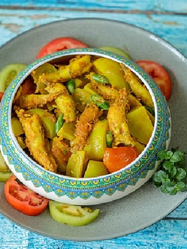 কাঁচা-পাকা টমেটো আর বেলে মাছের জাদু, জমজমাট বাঙাল পদ!