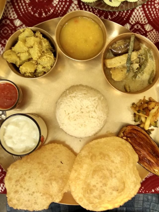 বাঙালির প্রিয় এই ৪ সাদা খাবার, রোজ মারছে আপনাকে