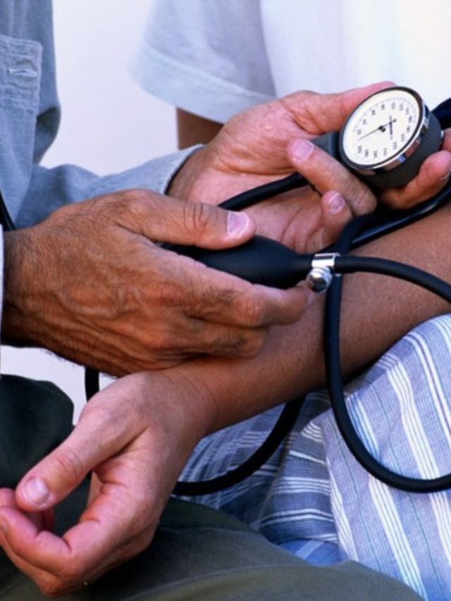 হঠাৎ ব্লাড প্রেশার বাড়লে এই কাজ করবেন না, কন্ট্রোলে আনা কঠিন হবে