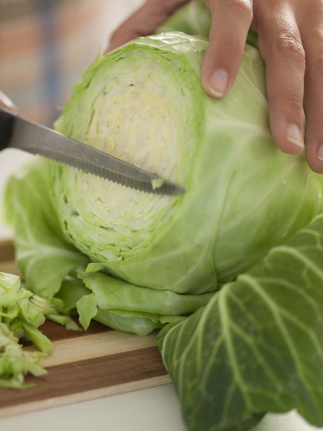 বাঁধাকপি কাটুন ১ মিনিটে, ছুরি-বটিও লাগবে না; সহজ ট্রিক