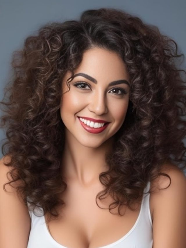 एक-एक उलझी लट सुलझा देंगे ये हेयर मास्क, घुंघराले बालों के लिए हैं बेस्ट