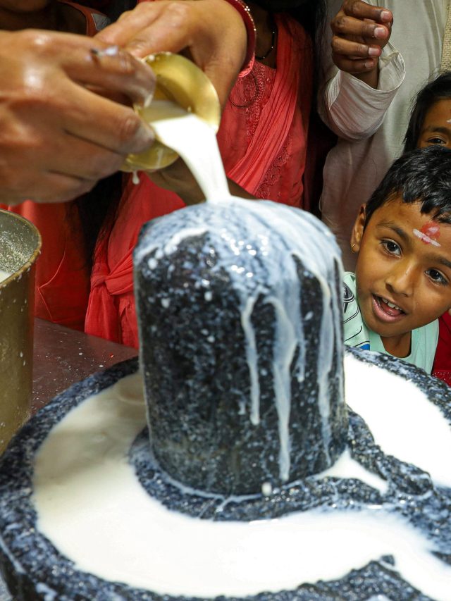 শিবরাত্রিতে কখন চার প্রহরের পুজো? জেনে নিন জল ঢালার শুভ সময়