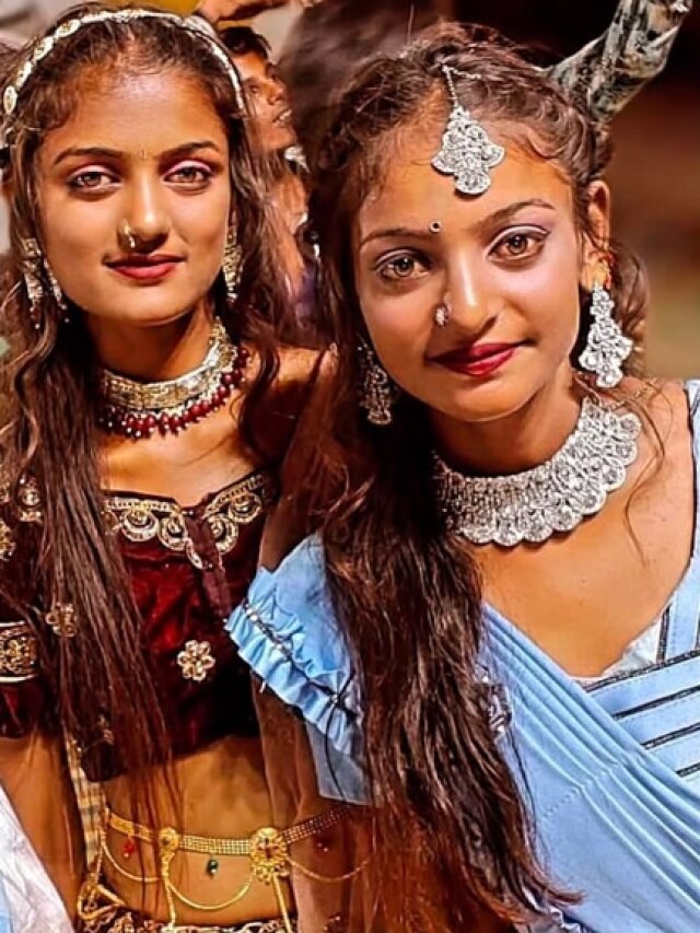 मोनाल‍िसा के बाद उनकी बहन के चर्चे, खूबसूरती पर फ‍िदा फैन्स बोले- इनको भी लॉन्च करो