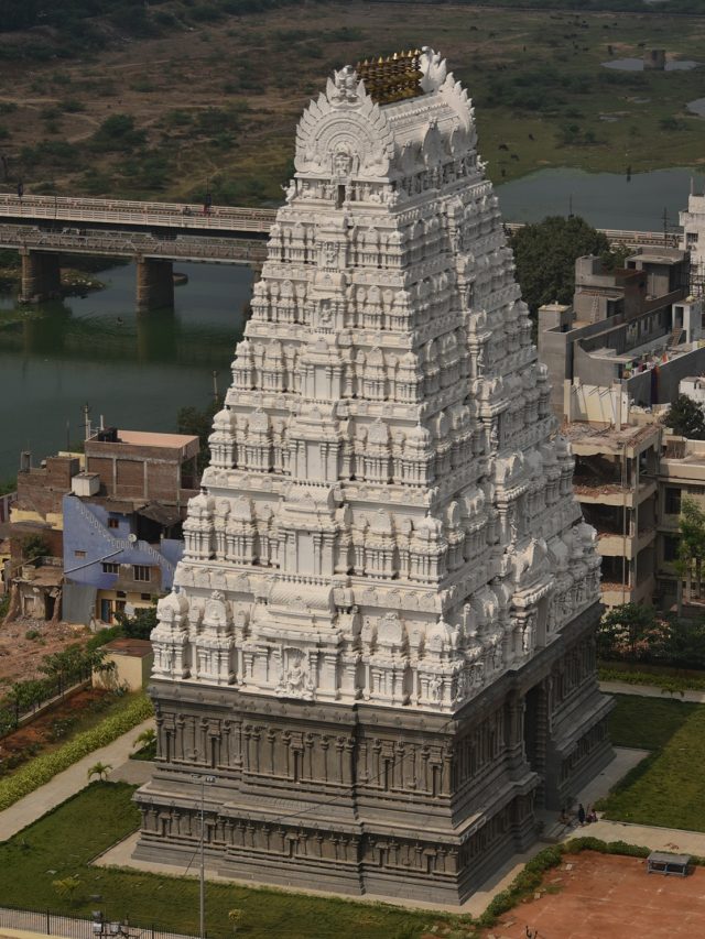 'Flickers without fuel': Srikalahasti Temple’s unblown lamp stuns devotees and experts