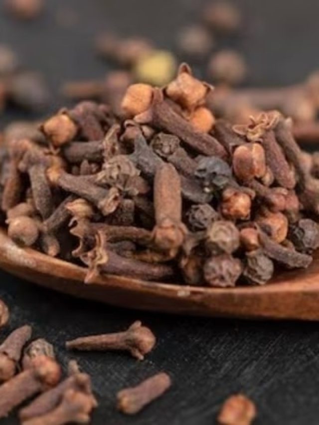 মুখে ঢোকাতে হবে ১টা লবঙ্গ, তাতেই শুরু খেলা