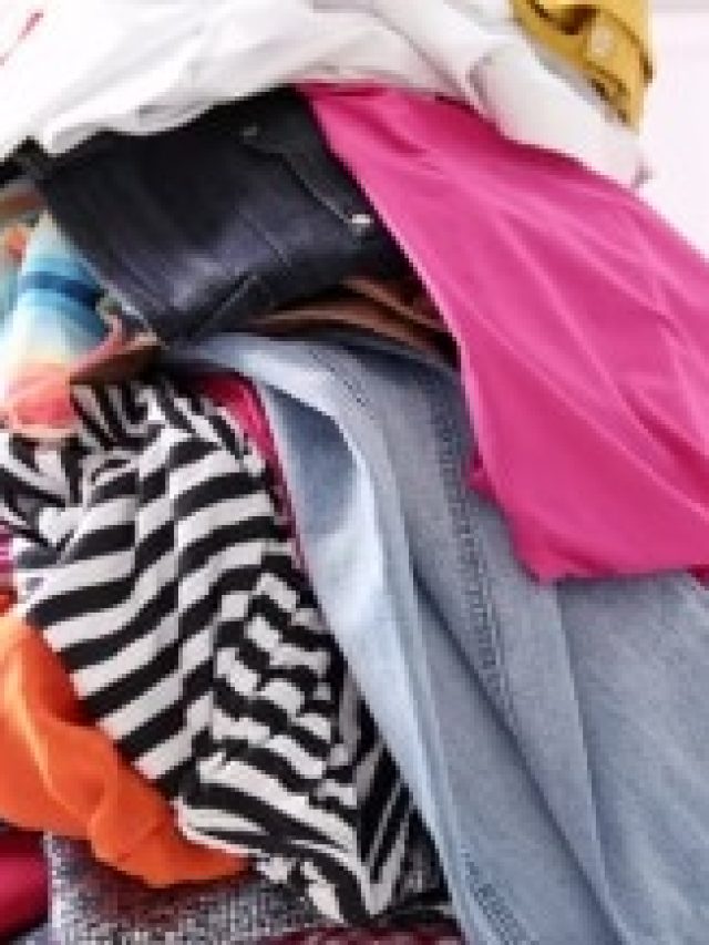 পুরনো ছেঁড়া জামা কাপড় দিয়ে ঘর মুছলে এসব ঘটবেই, সতর্ক হন