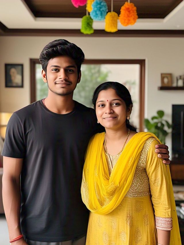 বৌদিদের এসব স্বভাব চরিত্র পাগল করে দেয় অল্প বয়সী ছেলেদের