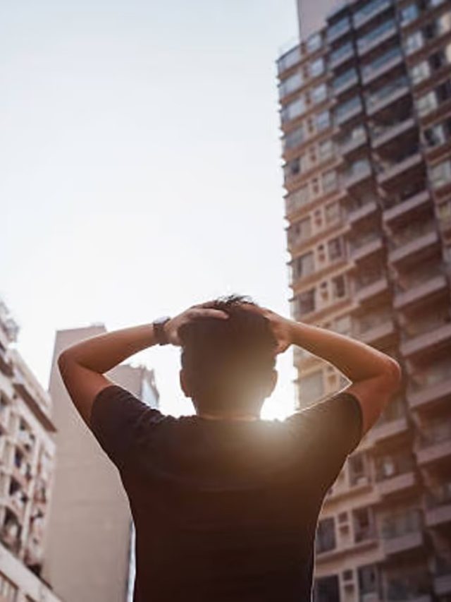 বন্ধুর এই ৩ জিনিস কখনও নেবেন না, উন্নতি আটকে যাবে