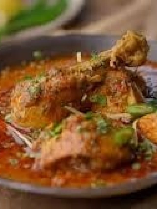 মুরগির মাংসের হাড় চিবিয়ে চিবিয়ে খেলে শরীরে কী হয়,  মাথায় রাখুন