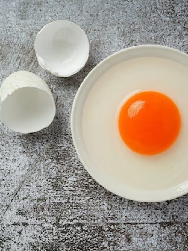 বাজার ছেয়েছে নকল ডিমে, কীভাবে চিনবেন আসল না নকল