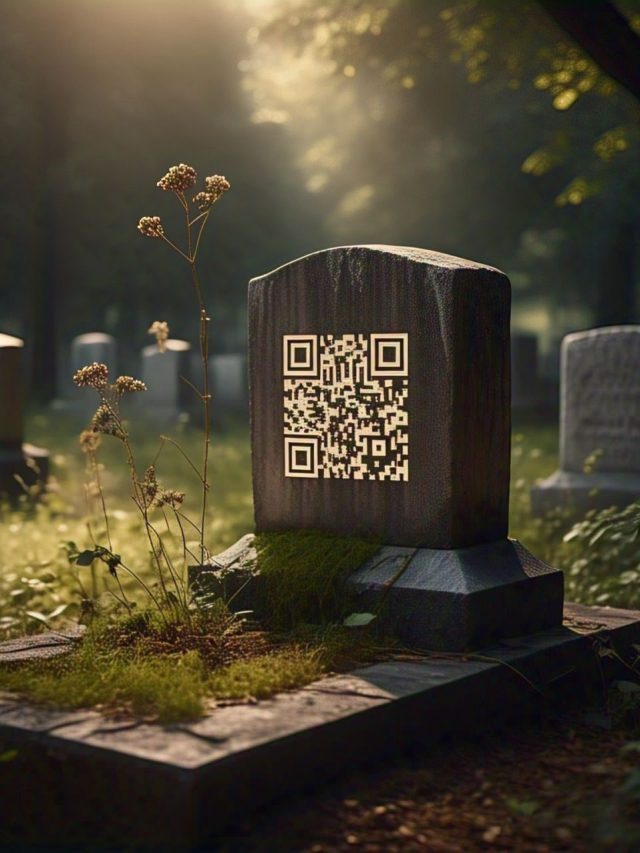 1000 से ज्यादा कब्रों पर अचानक चिपके QR कोड... पुलिस हैरान!
