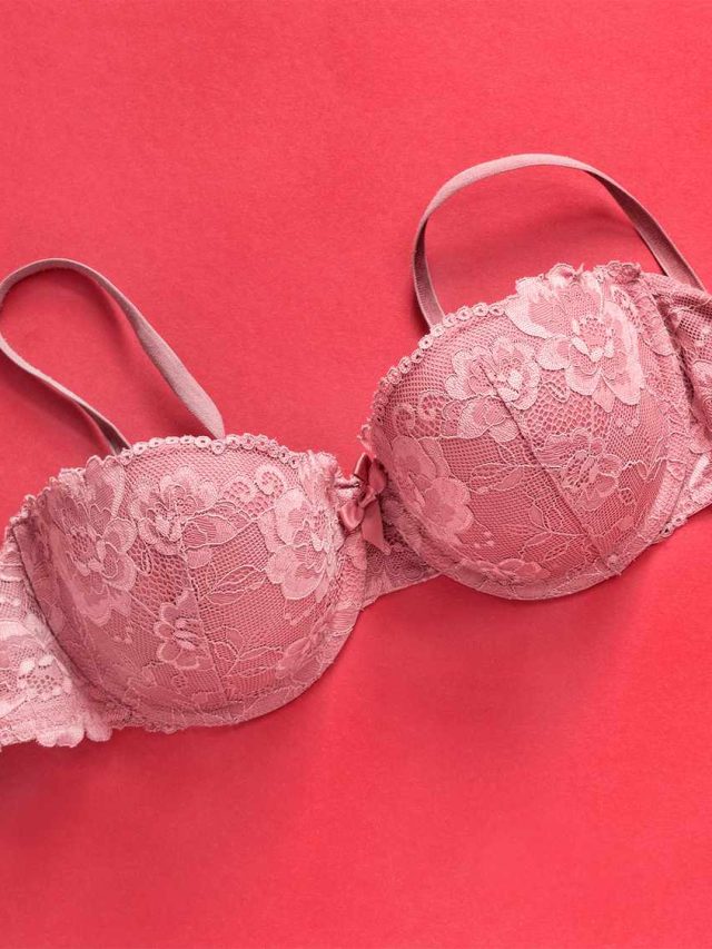 ব্রা পরে রাতে ঘুমানো ঠিক? টিপস দিলেন লেডি ডাক্তার