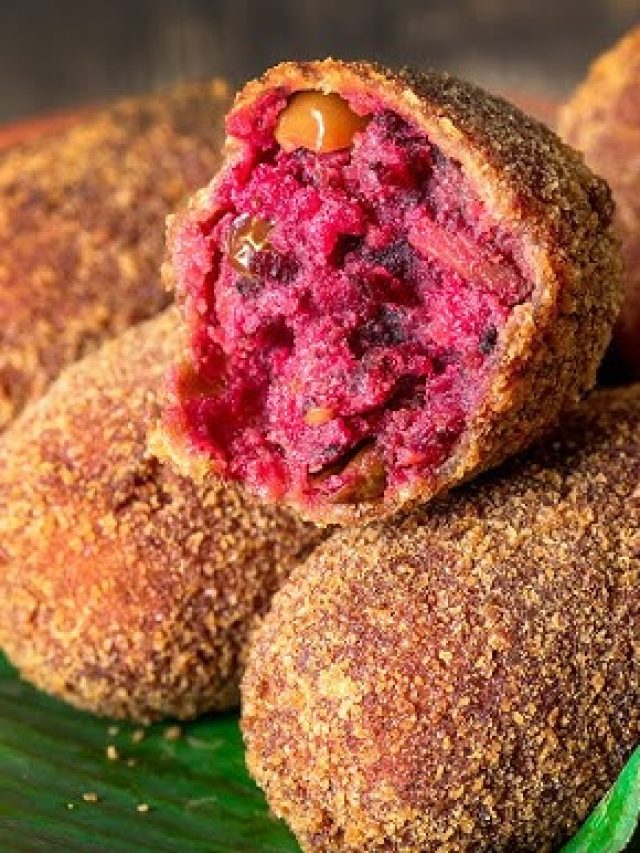 ভেতরটা লাল আর বাইরেটা মুচমুচে, ভেজিটেবল চপের পুরটাই আসল