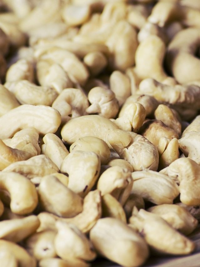 দাম দিয়ে কেনা কাজুতে ভেজাল নেই তো?রইল আসল চেনার সহজ টিপস