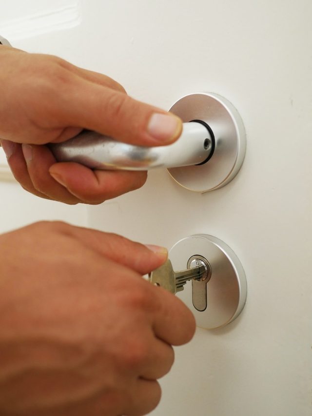 क्या कभी भी घर खाली करवा सकता है मकान मालिक? जान लें ये नियम