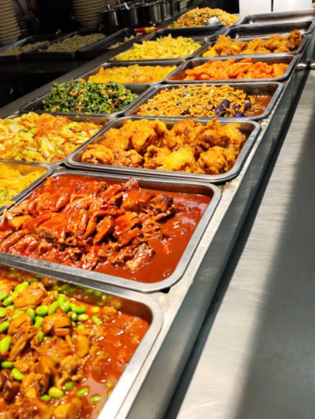 আনলিমিটেড বুফেতে খেয়ে টাকা উসুল হবেই, শুধু এই খাবারগুলো খাবেন না