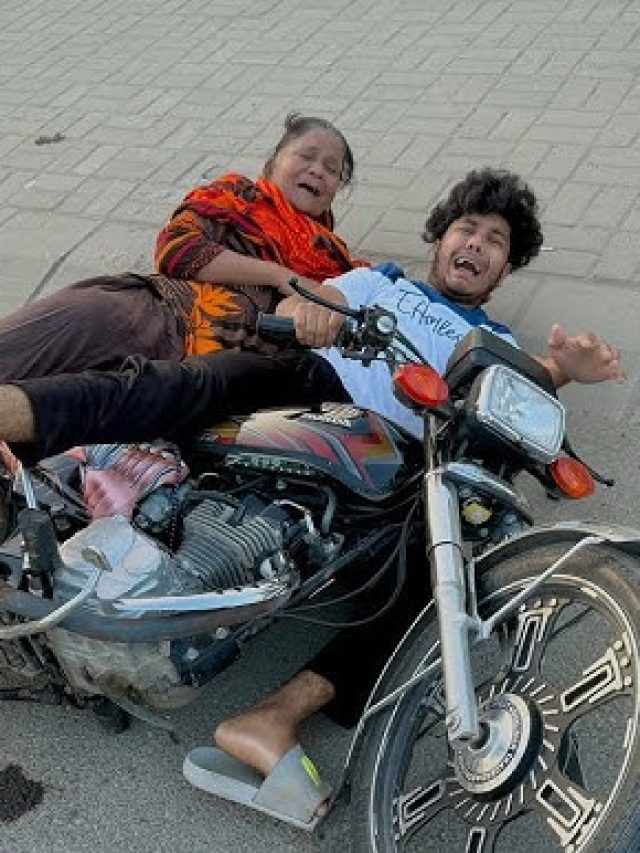 বাইকে এই রকম লেগগার্ড দুর্ঘটনায় বাঁচিয়ে দেয়, দেখে নিন