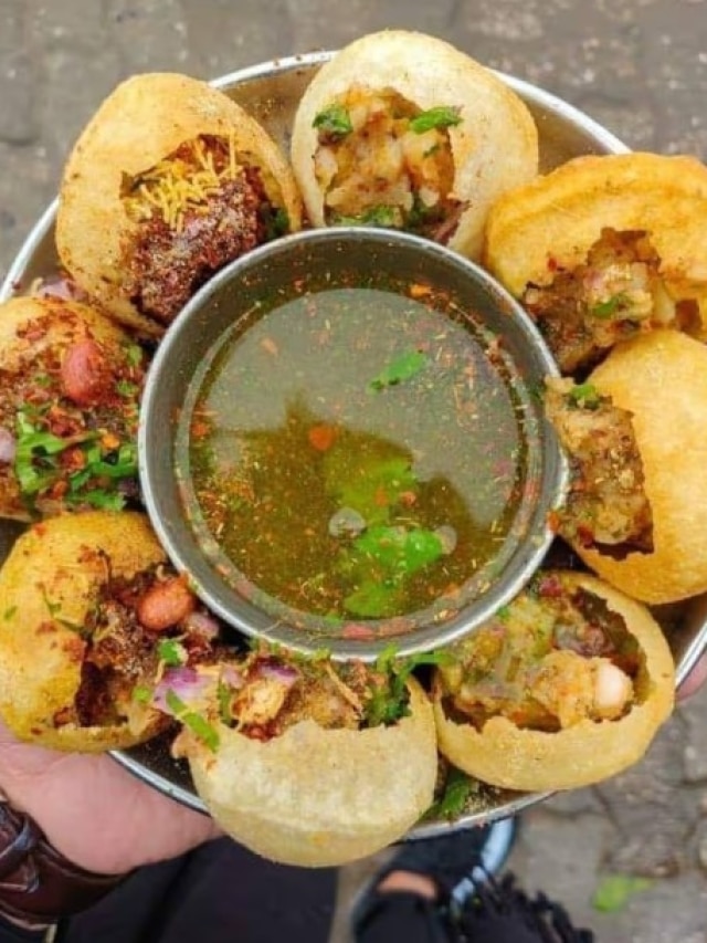 ফুচকার টকজল খেতে হয় এইভাবে, জানুন খাওয়ার নিয়ম