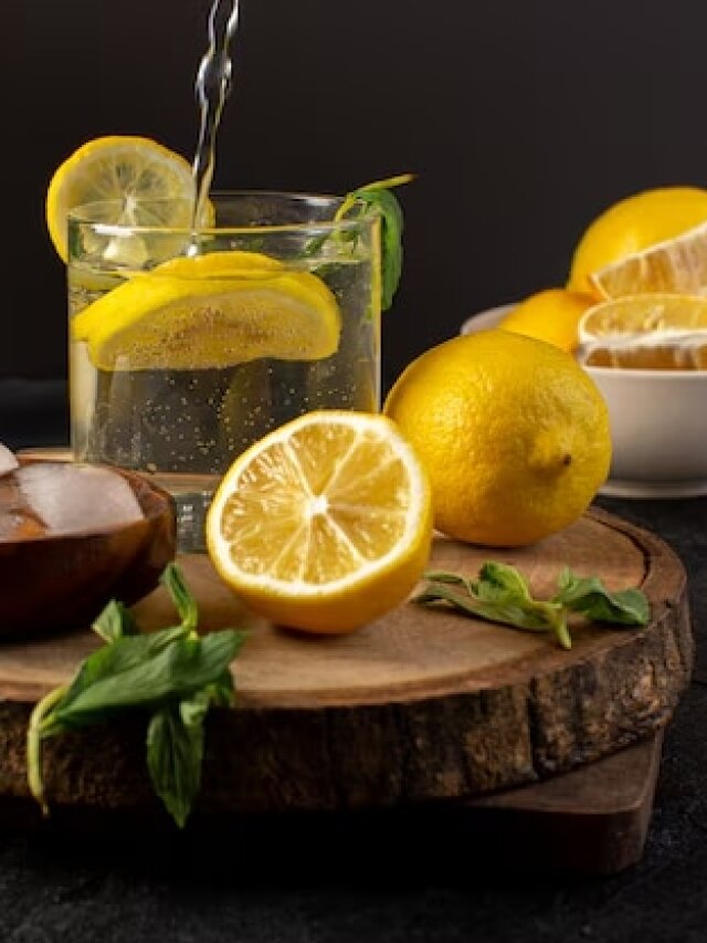 सुबह खाली पेट नींबू पानी में एक चुटकी मिलाकर पिएं ये चीज, जानें पीने का सही तरीका