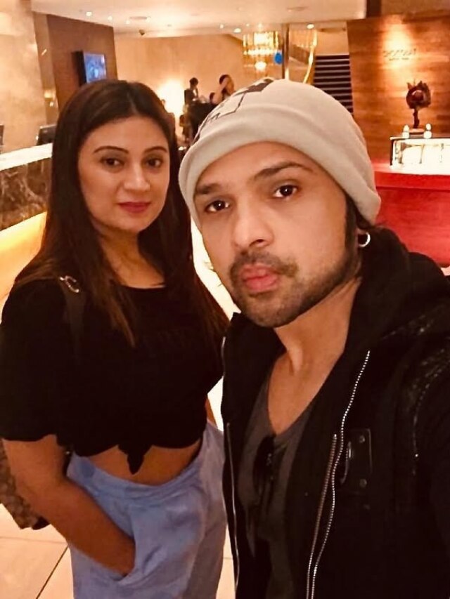 बाथरूम में घंटों ब‍िताते हैं ह‍िमेश रेशम‍िया, पत्नी ने खोली पोल, सिंगर रह गए हैरान