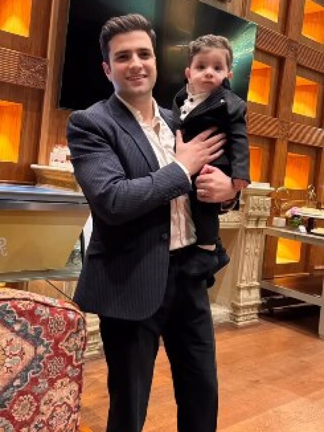 'ये तो आपकी तरह हैंडसम है...' IAS अतहर की बेटे के साथ फोटो देख बोले लोग, PHOTOS