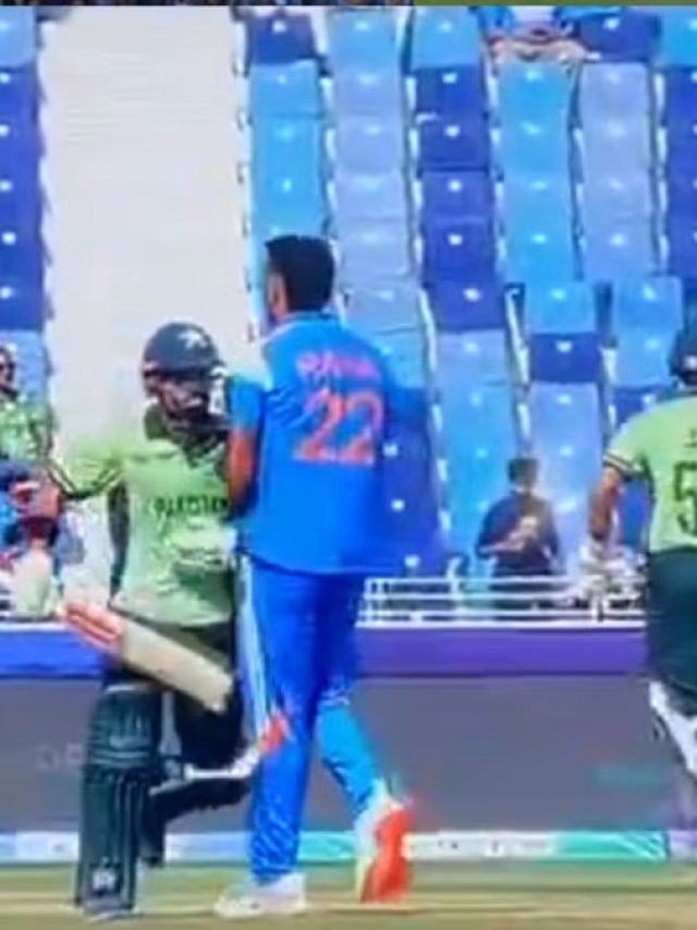 भारत-पाकिस्तान मैच में रिजवान ने कर दी हरकत... हर्षित को मारी टक्कर, VIDEO