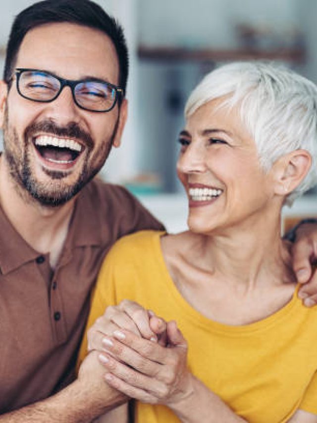 হাঁটুর বয়সী ছেলেদের পছন্দ বিবাহিত মহিলাদের, কারণ জানলে মুখ হাঁ হবে