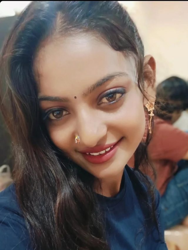 मोनालिसा ने दिखाई एक्टिंग की झलक, चेहरे पर दिखा गुस्सा, बोलीं- मैं रामगढ़ की रानी...