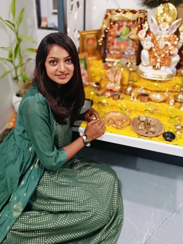 मोनालिसा का मेकओवर, एक्टिंग के साथ सीखा डांस, बॉलीवुड गानों पर लगाए ठुमके