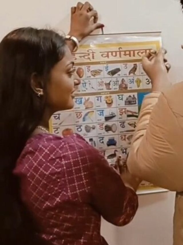 पढ़-लिख कर स्टार बनने की तैयारी, मोनालिसा पढ़ रहीं क, ख, ग, घ... नहीं छोड़ना चाहतीं कसर